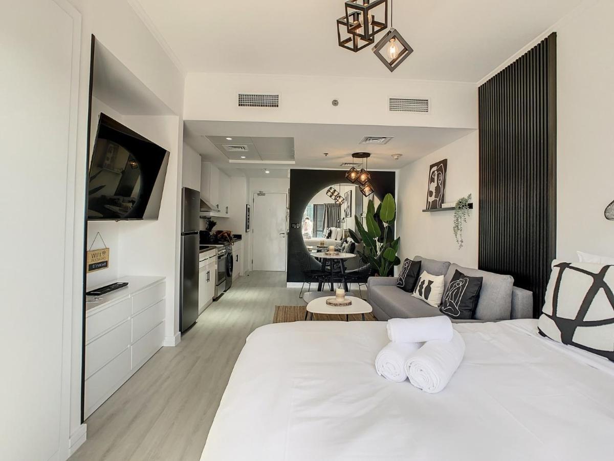 Luxury Modern Studio In Jlt With Amazing View & Rooftop Pool - Sleeps 3 Dubai Bagian luar foto