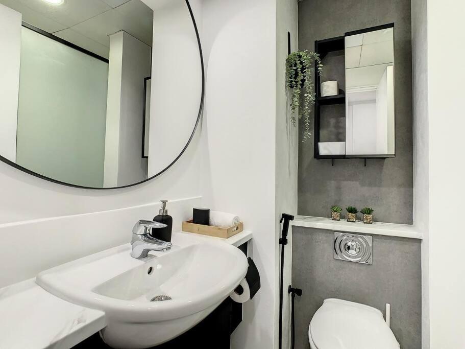 Luxury Modern Studio In Jlt With Amazing View & Rooftop Pool - Sleeps 3 Dubai Bagian luar foto